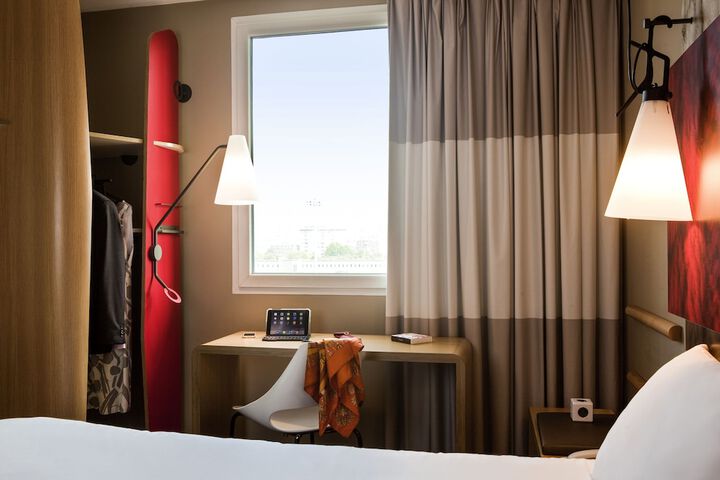 Room 8 of 45