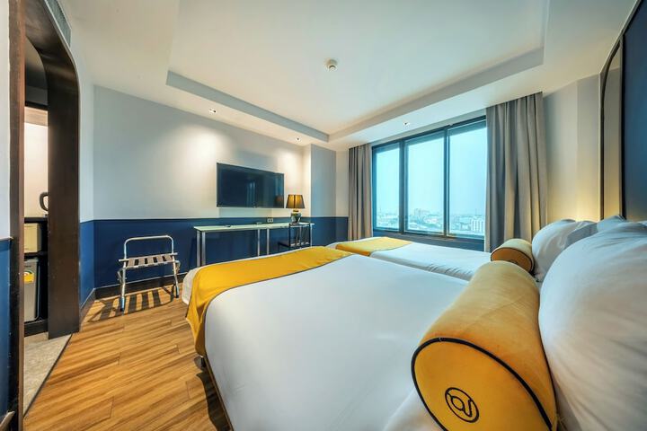 Room 30 of 64