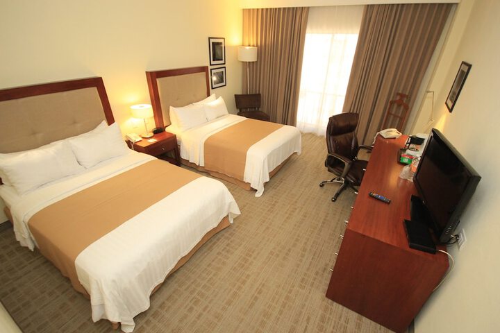 Room 6 of 150