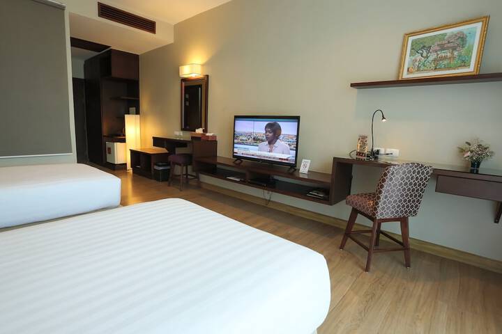 Room 25 of 108