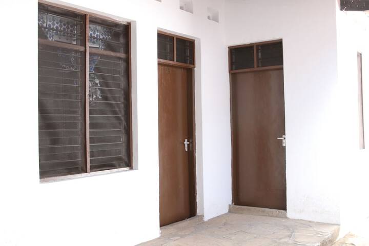 Room 13 of 20