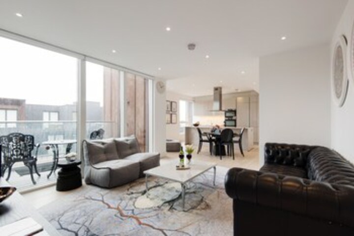 Bright Rochester Palace Gem - AYG