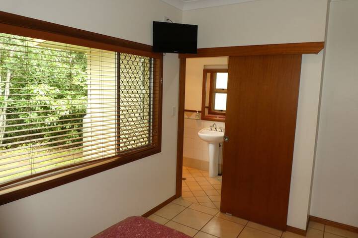 Room 5 of 39