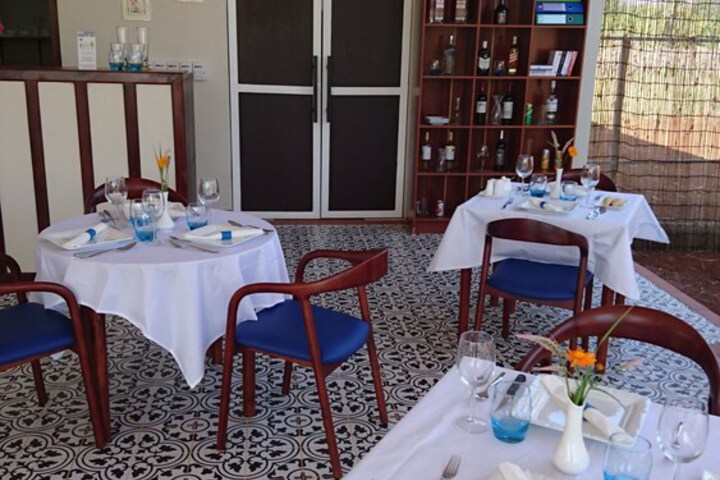 Dining 22 of 51