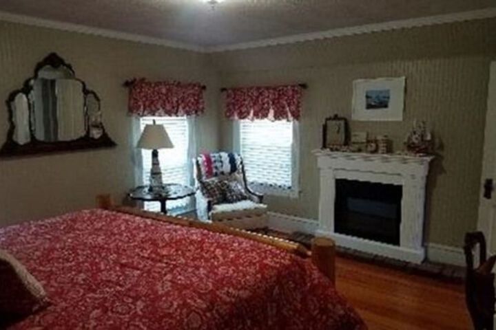 Room 8 of 15