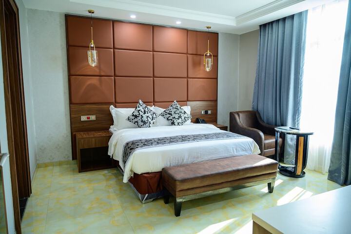 Room 31 of 166