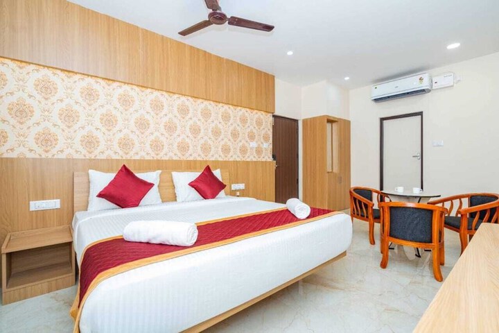 Room 5 of 14