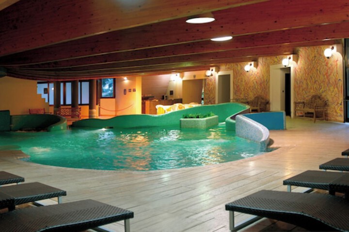 Pool Hotel