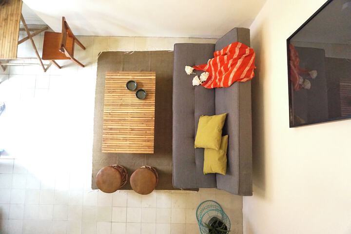 Room 33 of 48