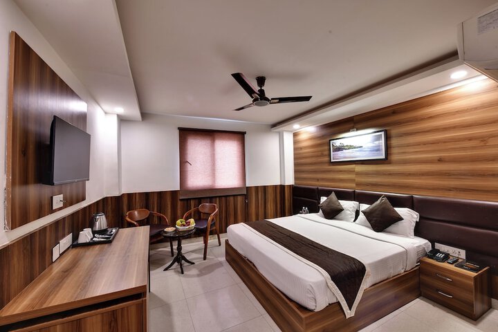 Room 10 of 31