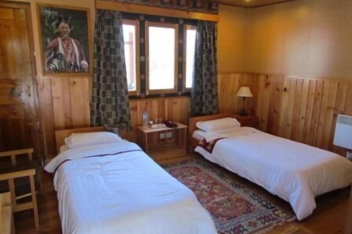 Room 9 of 15
