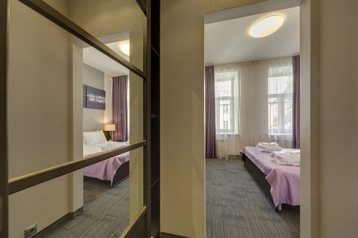 Room 30 of 65