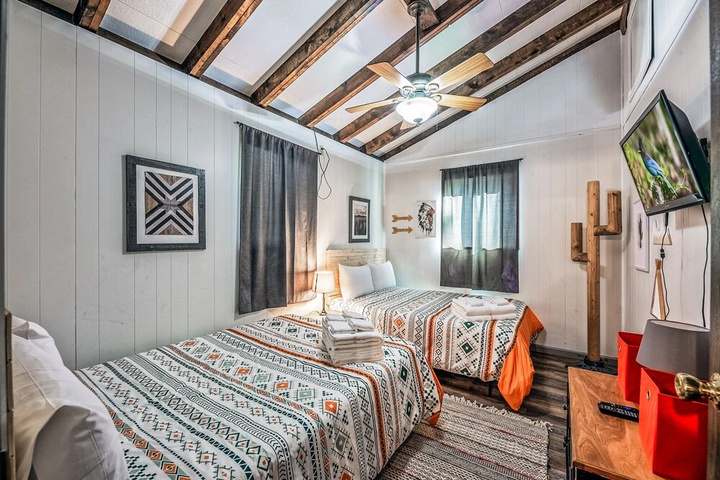 Room 5 of 17