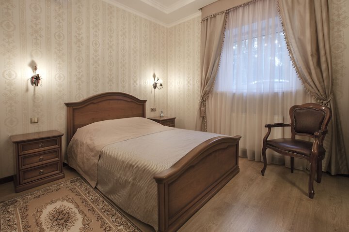 Room 3 of 41