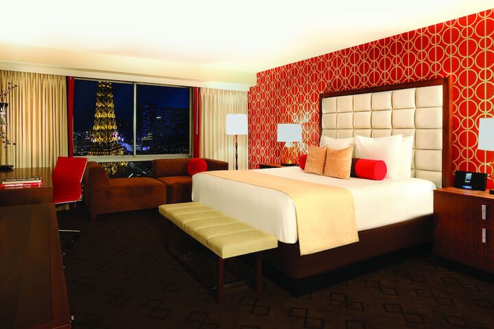 Room 4 of 61