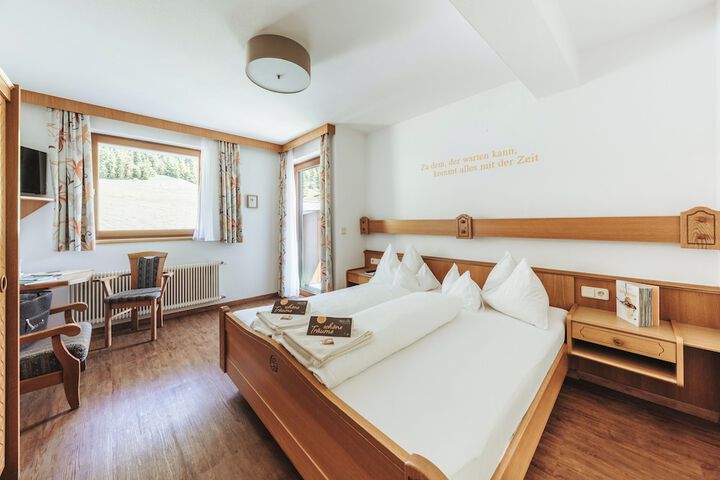 Room 9 of 64