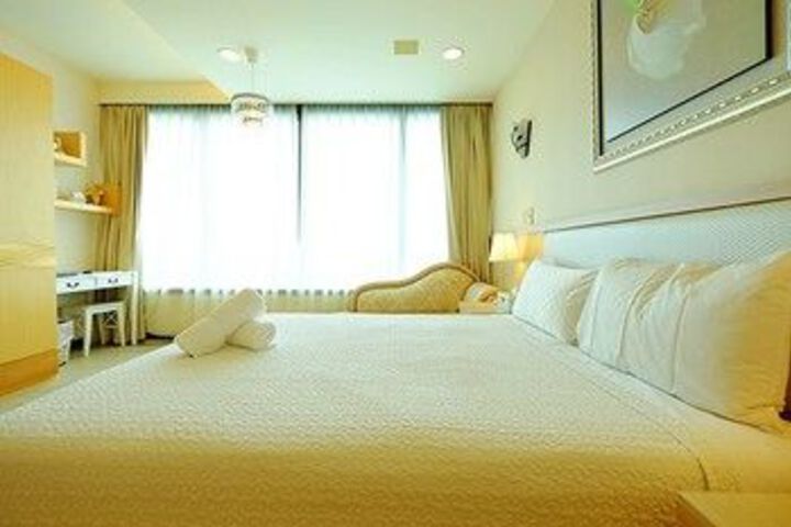 Room 17 of 39