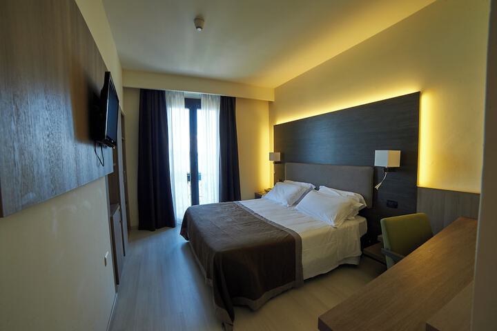 Room 18 of 34