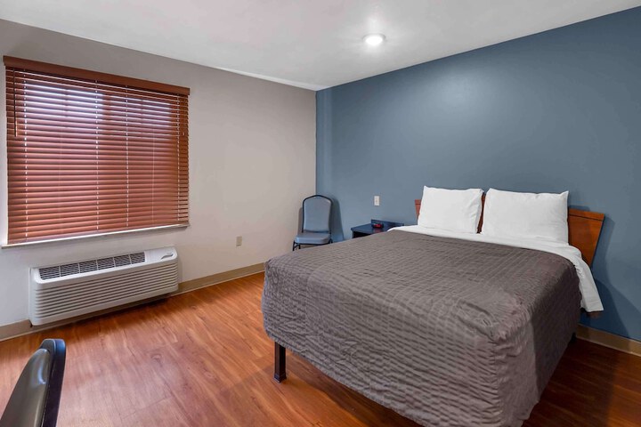 Studio with Double Bed (9 of 16)