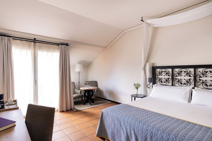 Room 9 of 45