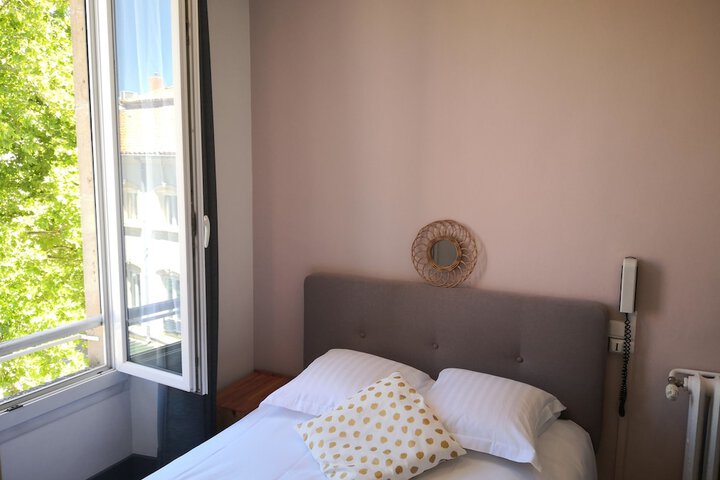 Room 6 of 51