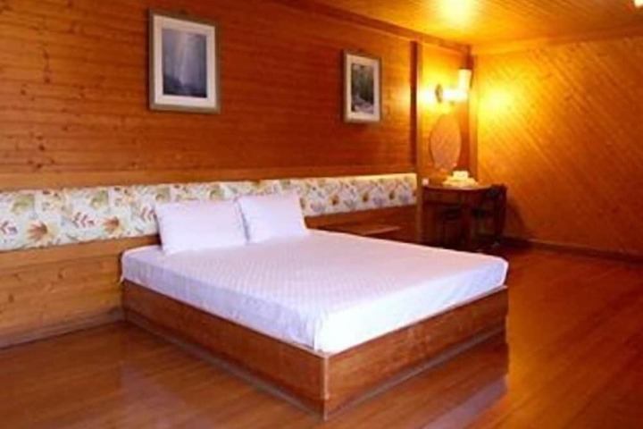 Room 15 of 42