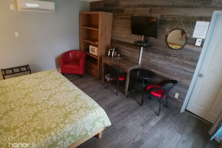 Room 44 of 61