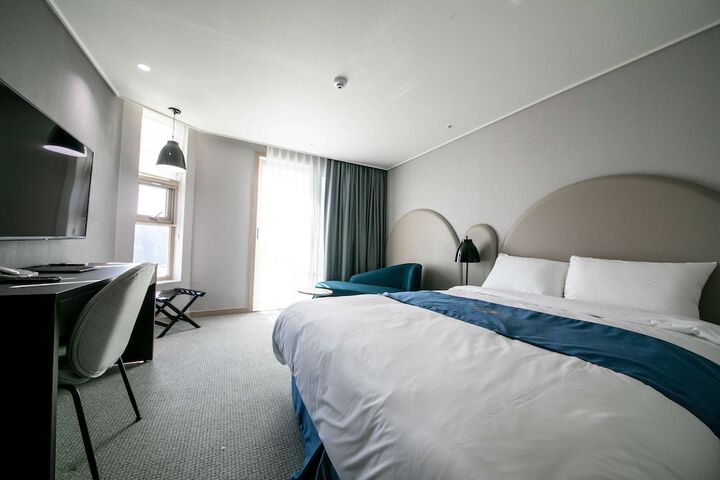 Room 17 of 29