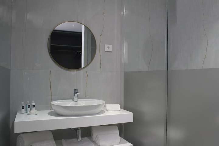 Room 14 of 24