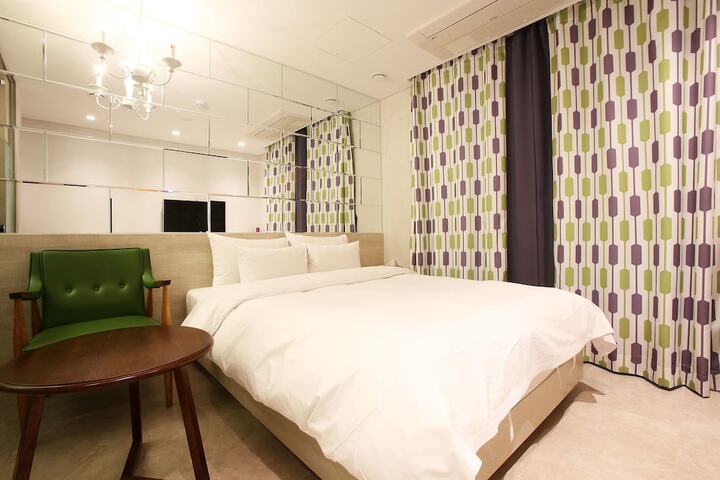 Room 20 of 42