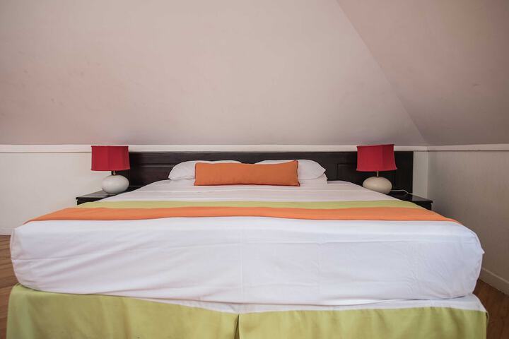Room 10 of 50