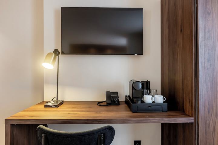 Room 35 of 65