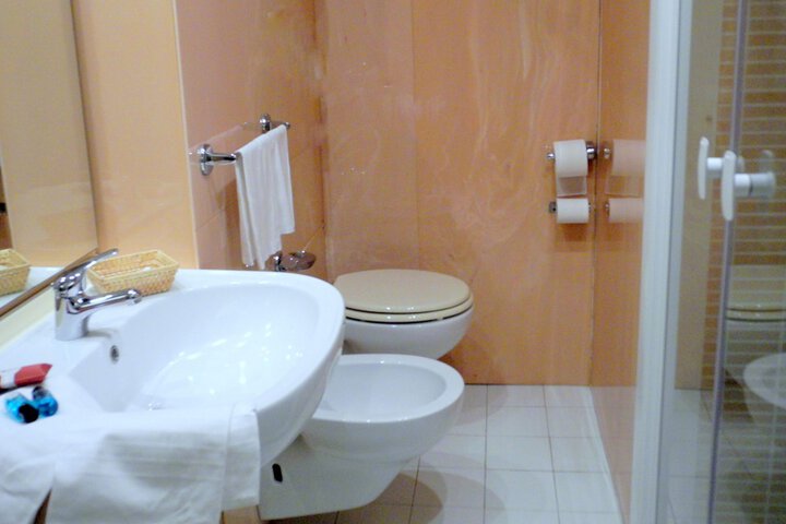 Room 21 of 53