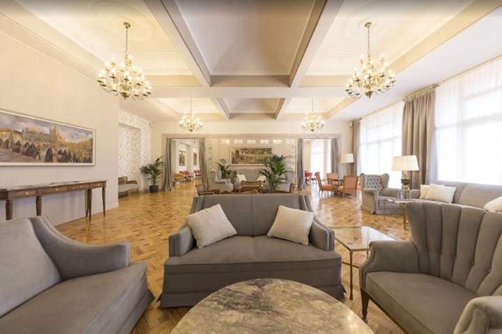 Guest Lobby