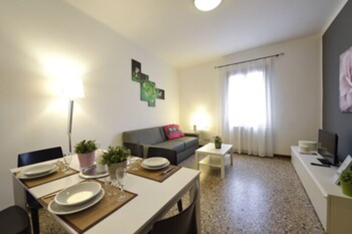 Room 15 of 37