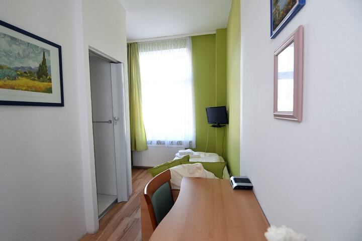 Room 6 of 46
