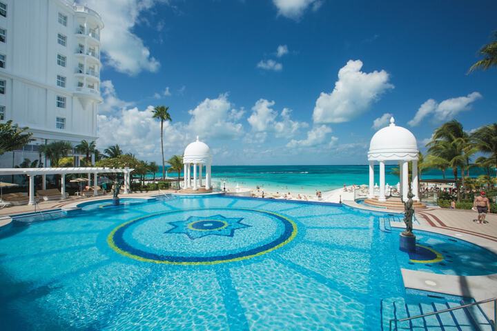 Pool Hotel