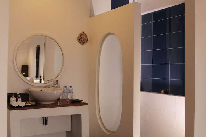 Room 14 of 49