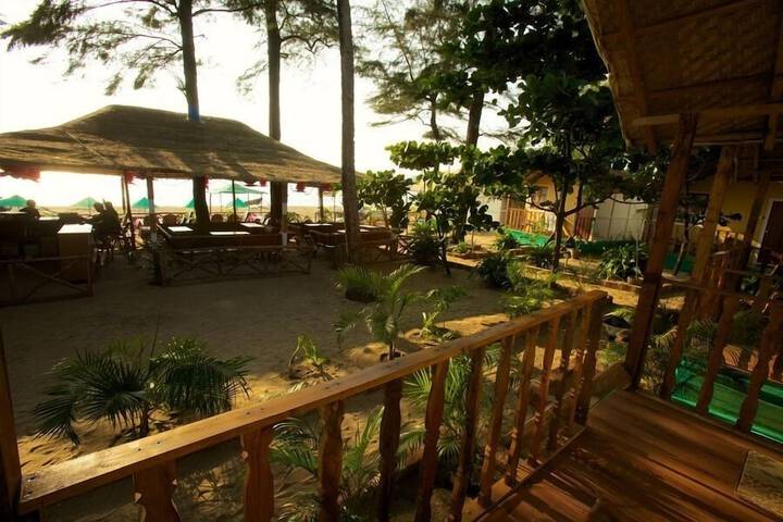 Sundeck 26 of 28