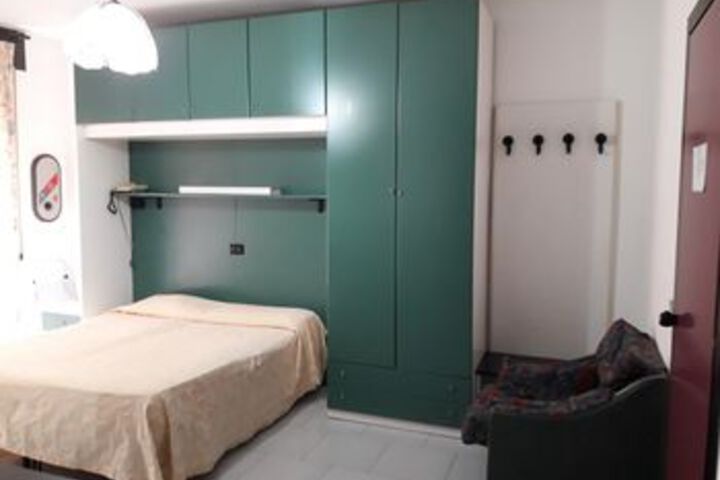 Room 8 of 29