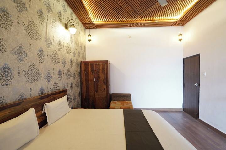 Room 2 of 27