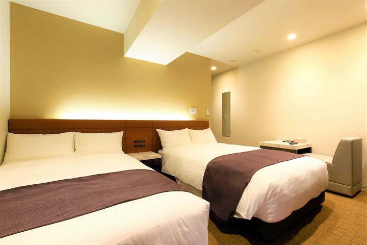 Room 6 of 47