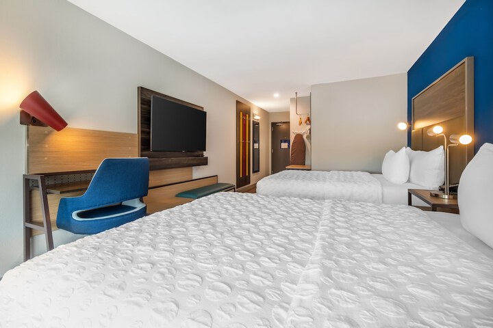 Room 10 of 24