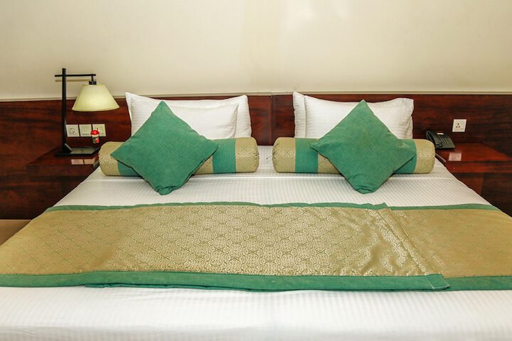 Room 10 of 29