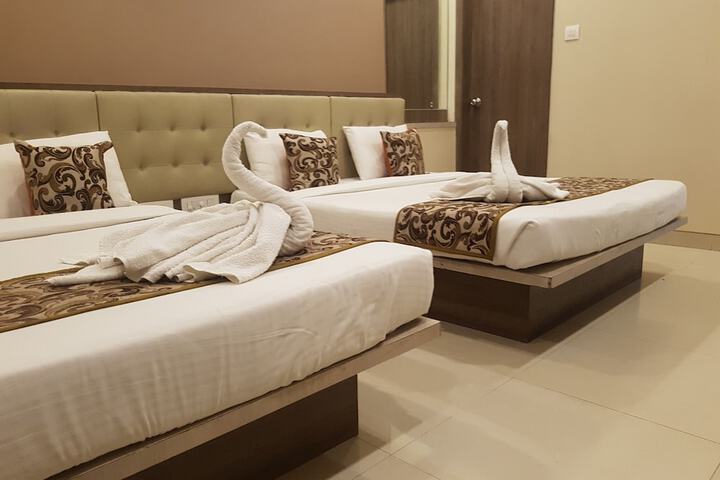 Room 6 of 25