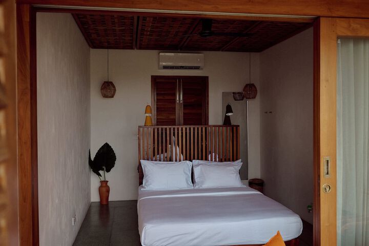 Room 5 of 60