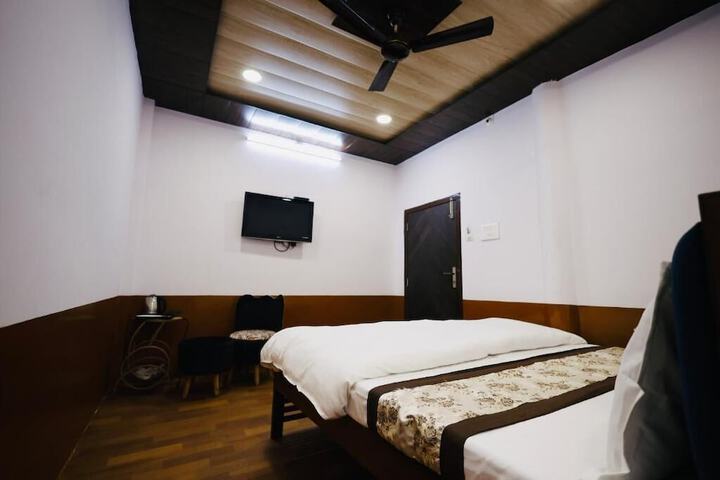 Room 18 of 32