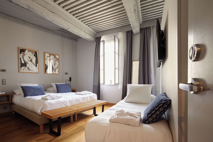 Room 47 of 209