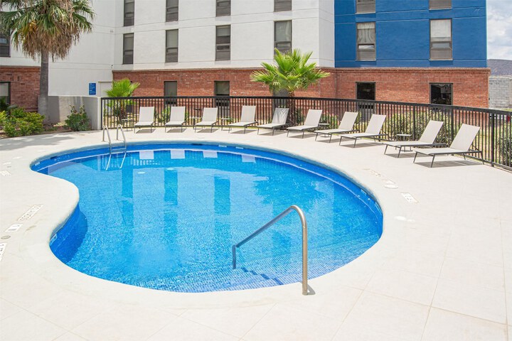 Pool 95 of 129