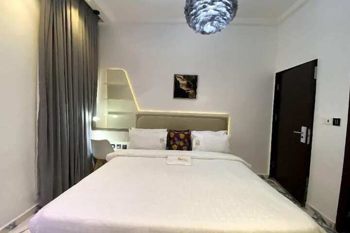 Room 6 of 48
